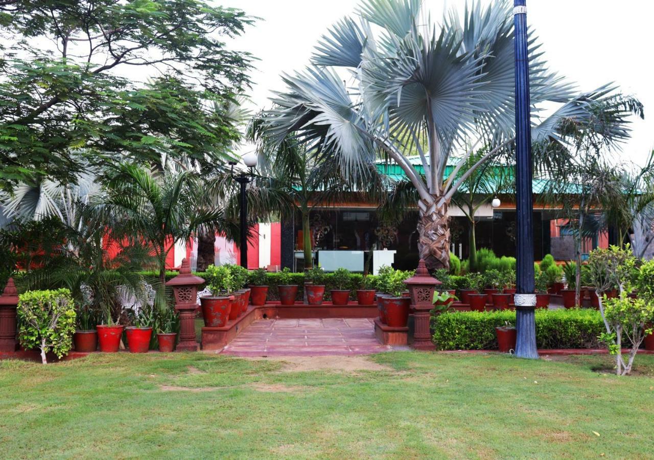 Maharaja Ganga Mahal Hotel Bikaner Exterior photo